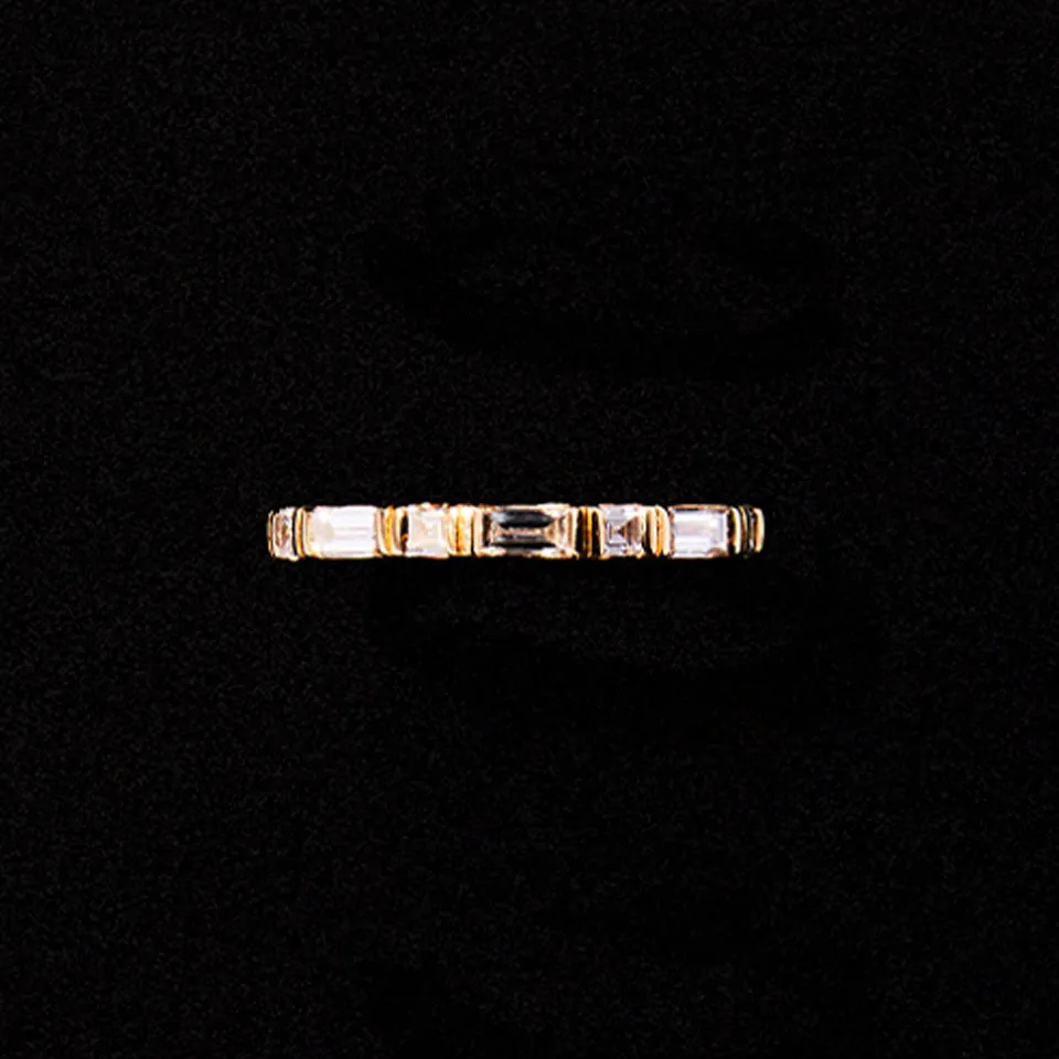 Carré and Baguette Cut Double Ridge Band