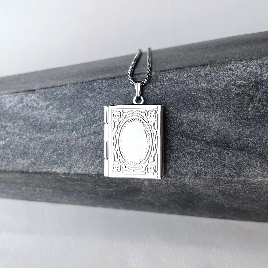 CHARMED || Silver Ornate Lockett