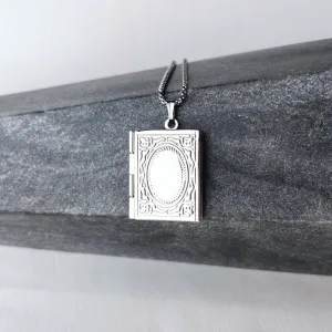 CHARMED || Silver Ornate Lockett