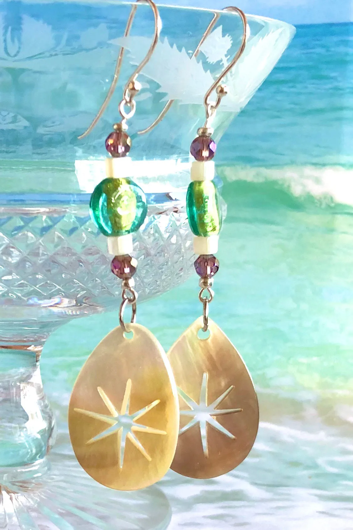 Earrings Serendipity Starburst Pale Gold Shell