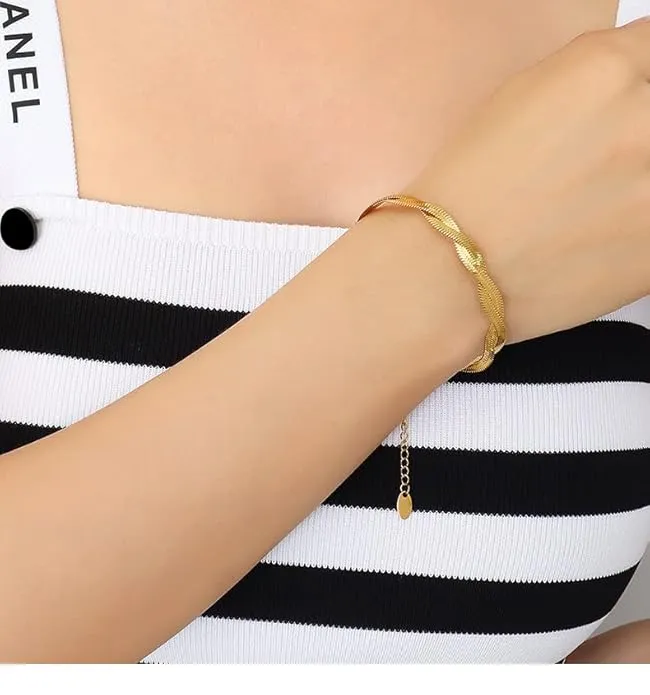 Gold Twisted Link Bracelet