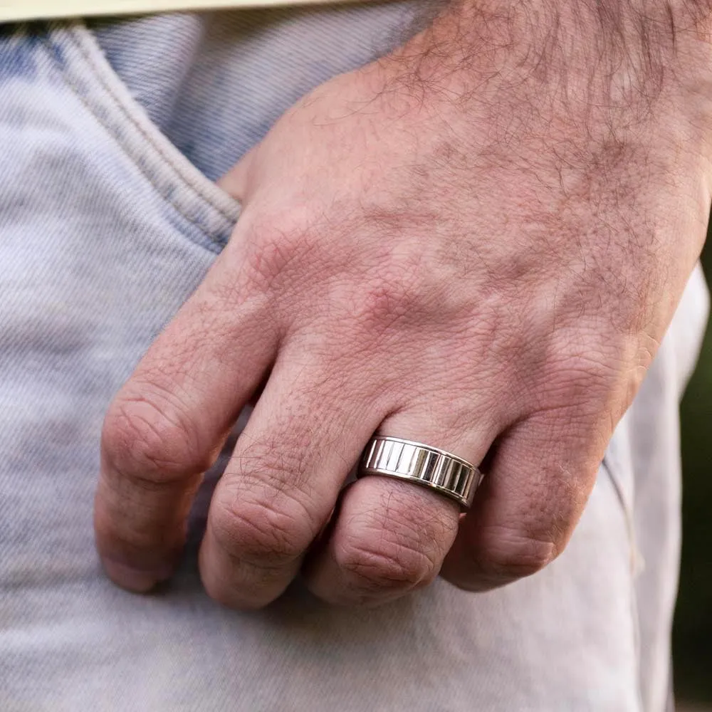 Intare Ring in Silver Stainless Steel
