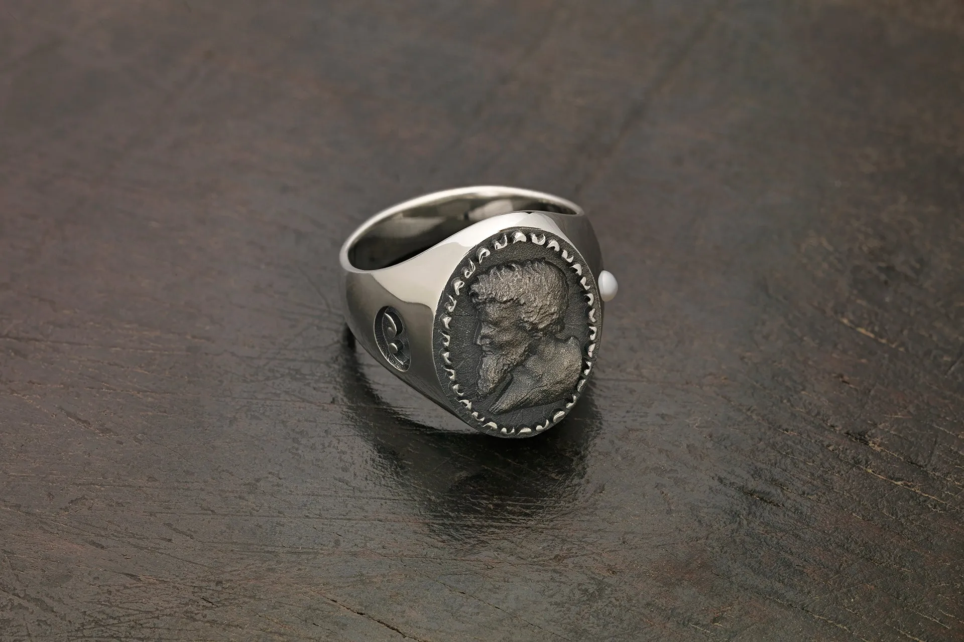 MONETA Valerio Belli Oxidized & Polished Silver Signet Ring