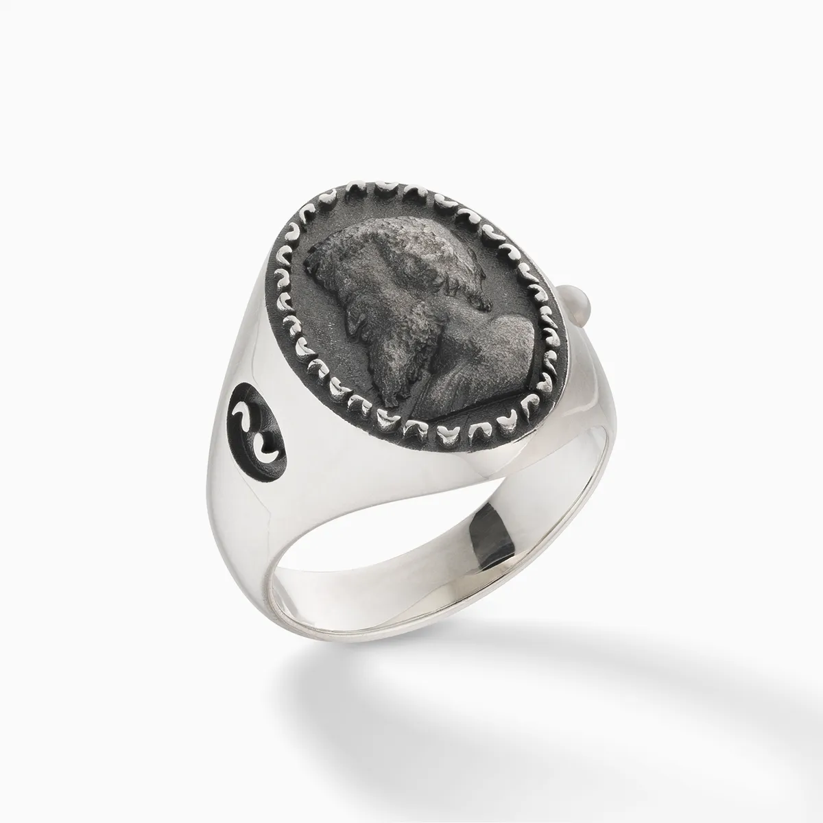 MONETA Valerio Belli Oxidized & Polished Silver Signet Ring