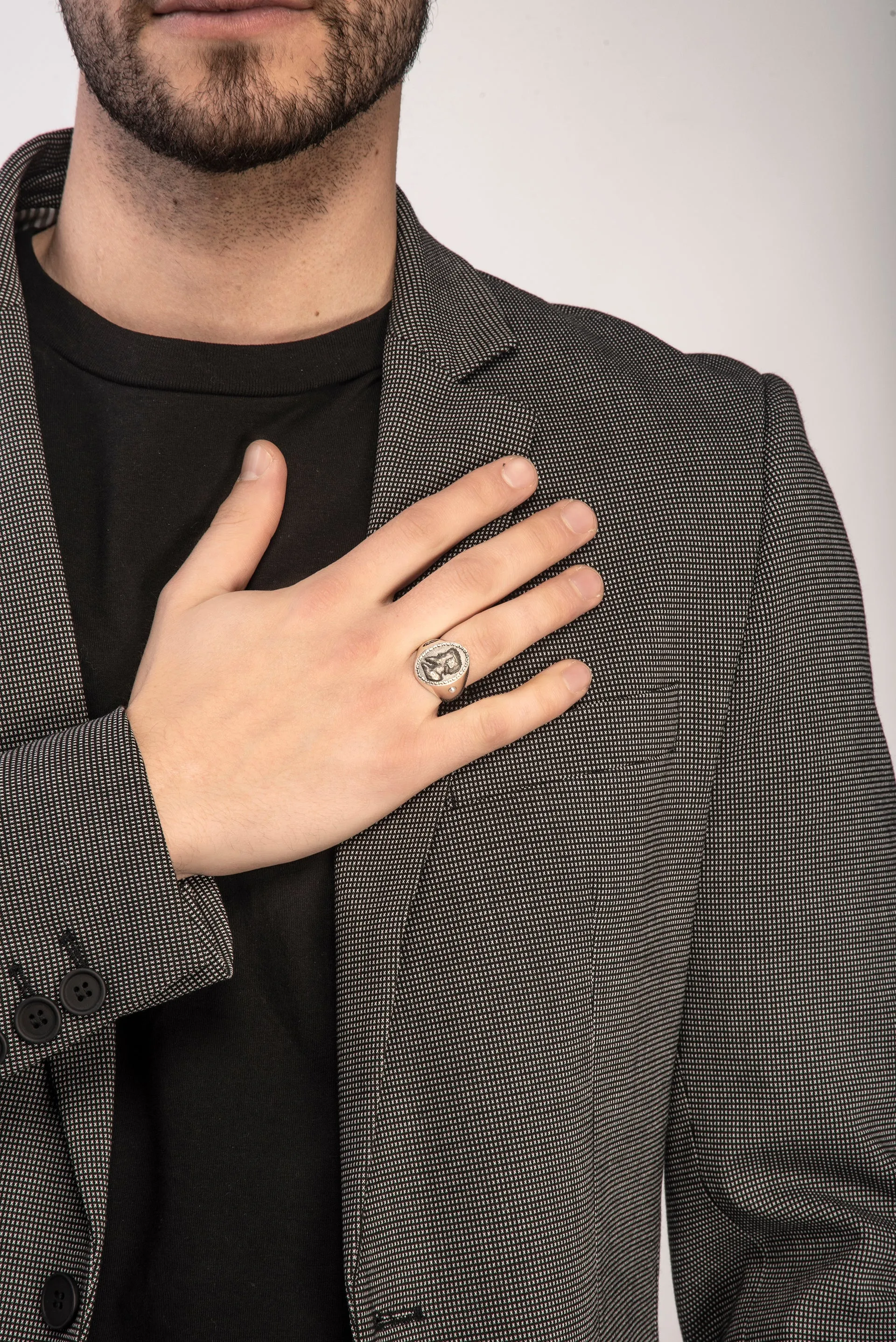 MONETA Valerio Belli Oxidized & Polished Silver Signet Ring