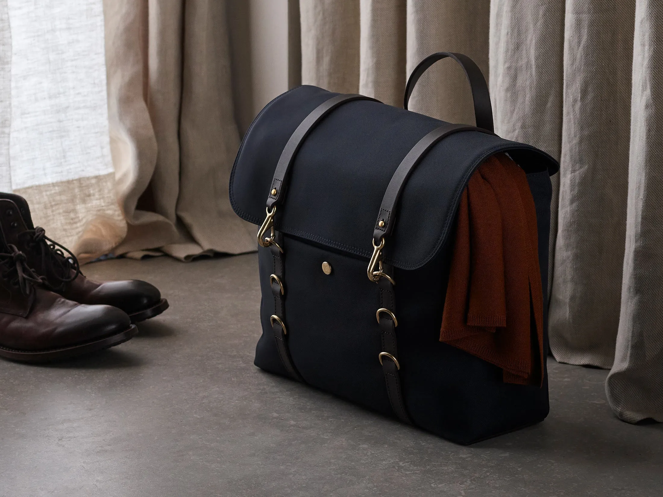 M/S Satchel – Navy/Dark Brown