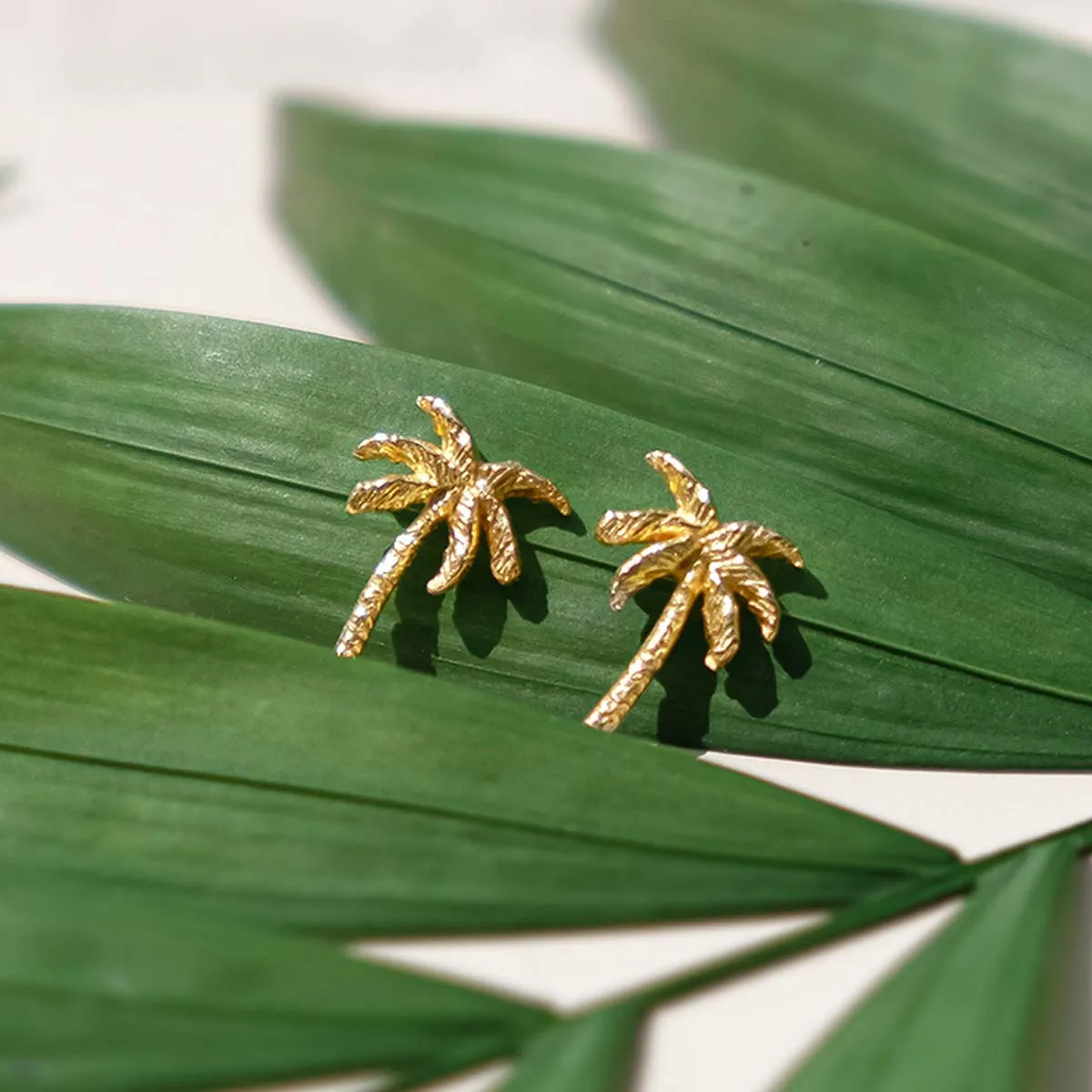 Oasis Palm Stud Earrings - Gold