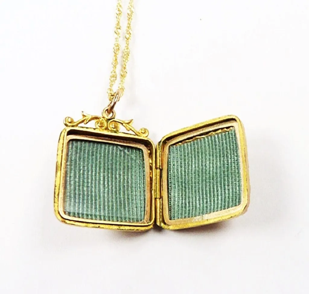 Ornate Fully Hallmarked 9 Carat Gold Antique Locket 1908 With 18 Inch Necklace