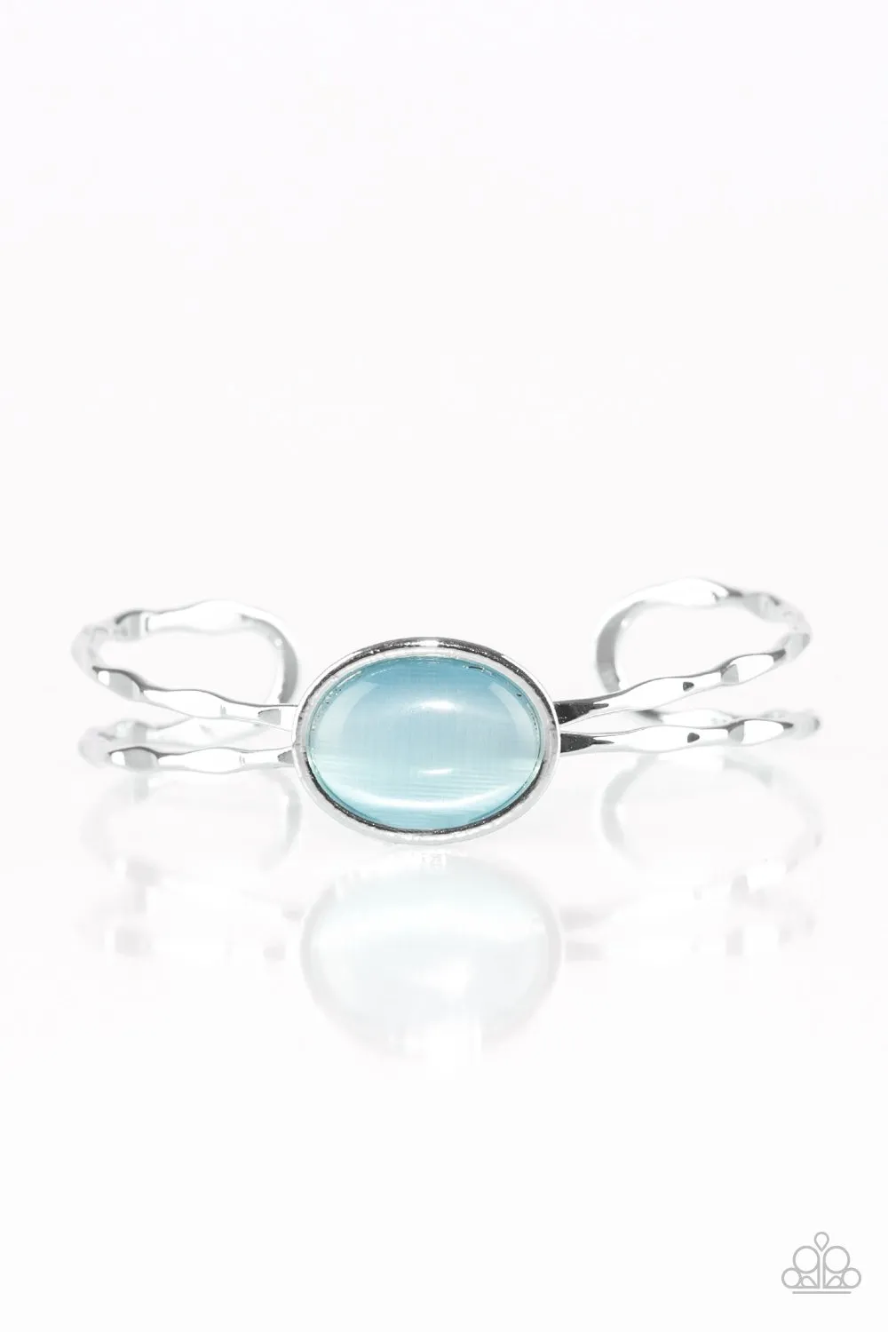 Paparazzi Bracelet ~ Lets Get Things GLOWING! - Blue
