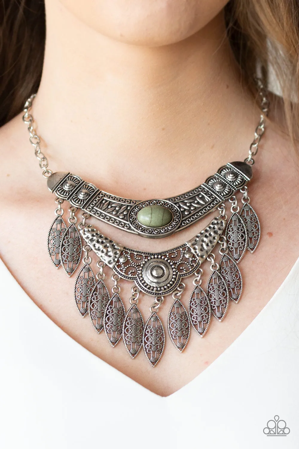 Paparazzi Island Queen Green Stone Short Necklace