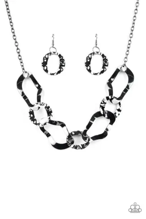 Paparazzi Necklace ~ Capital Contour - Black