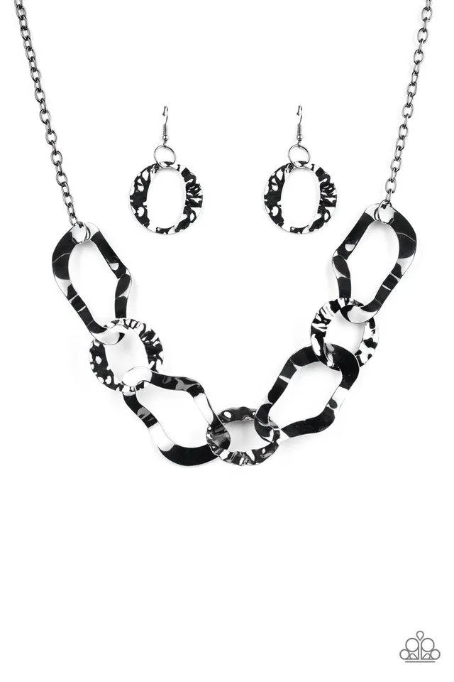 Paparazzi Necklace ~ Capital Contour - Black