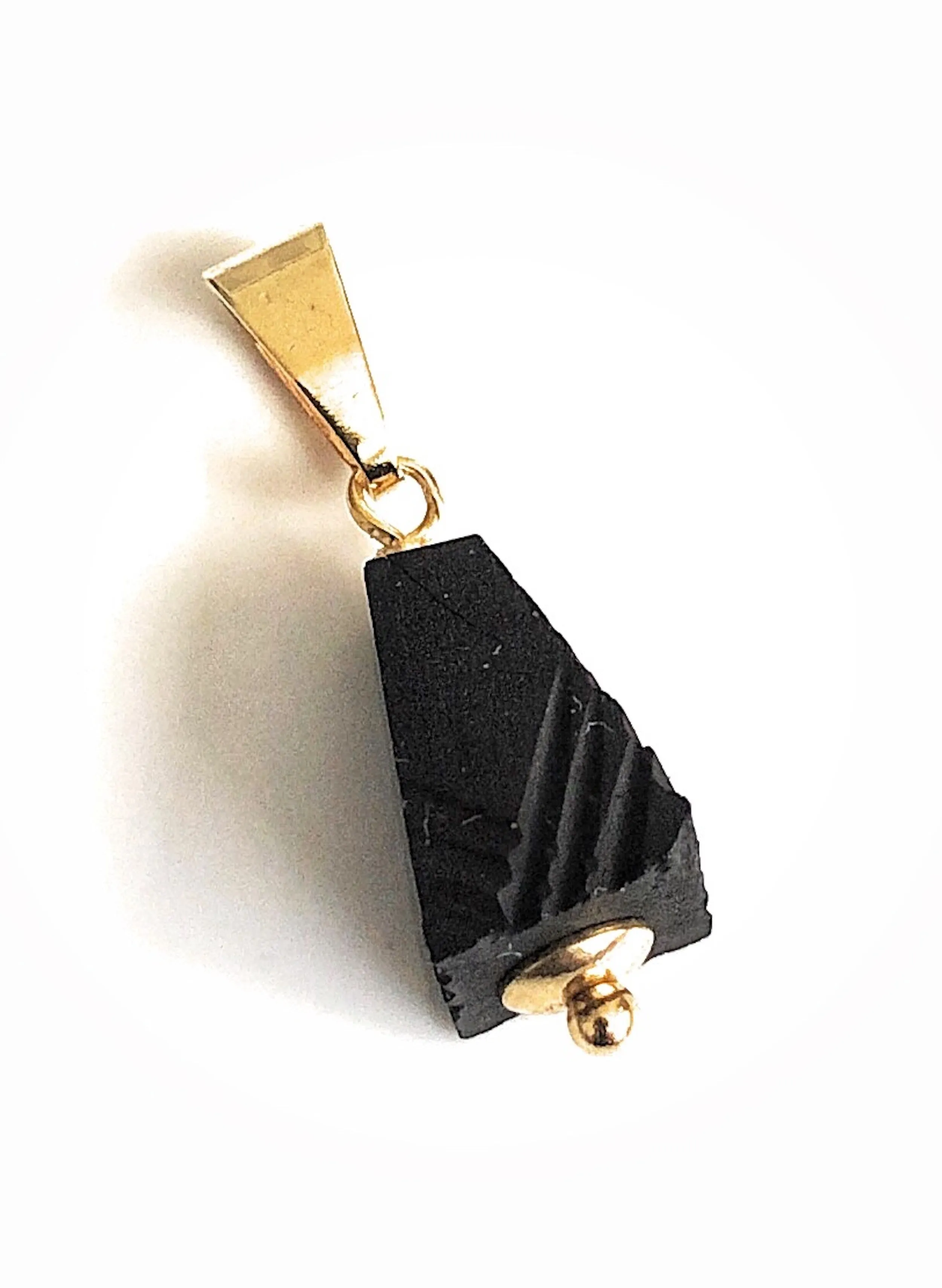 Real Azabache Pyramid Stone Protection Pendants for Chains Mal de Ojo