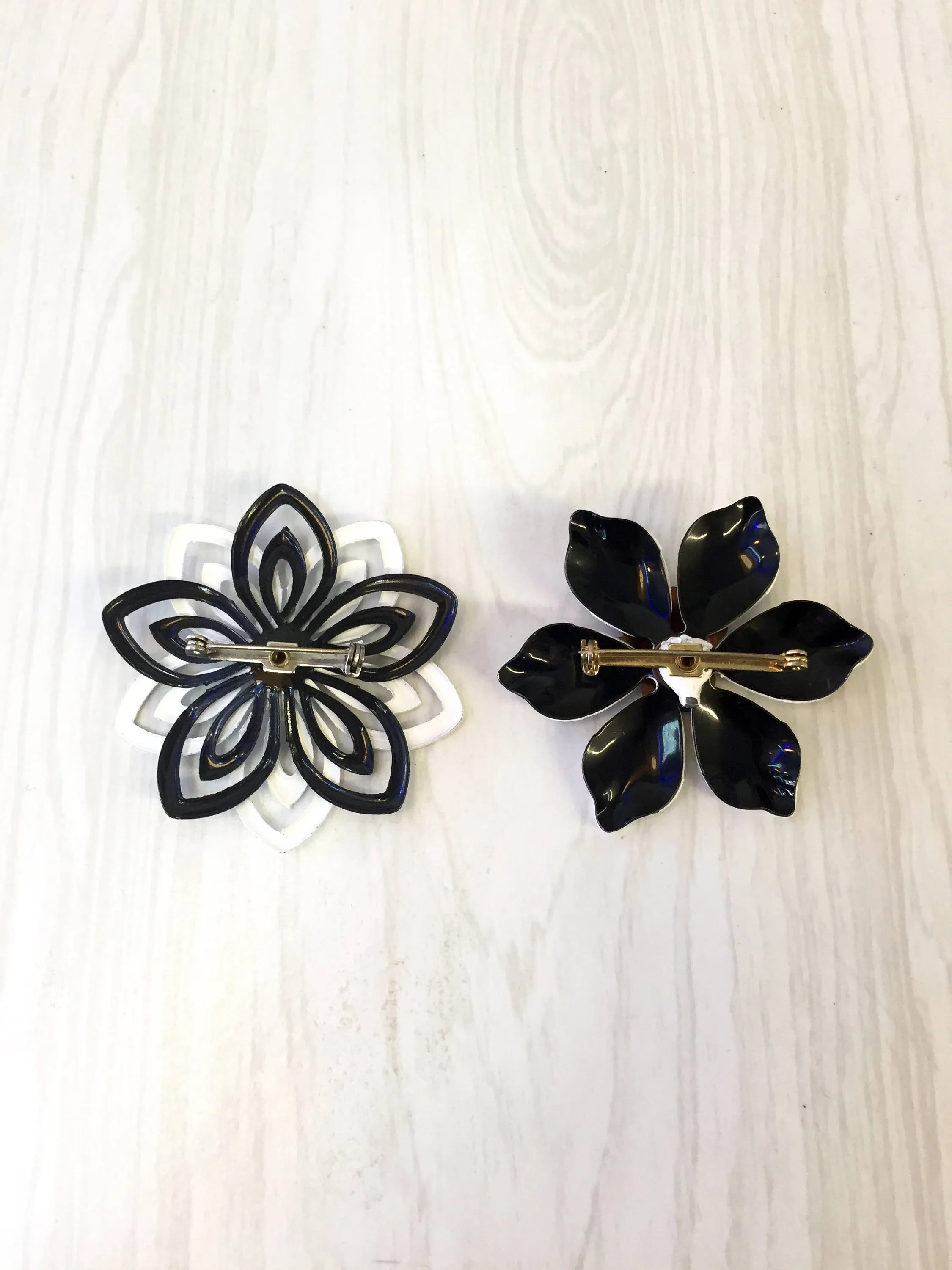 Set of Two Vintage Flower Brooches | Mod 1060's Flower Pins | 60's Fashion | Mod Style | Black and White Flower Power Pin | Metal Flower Pin