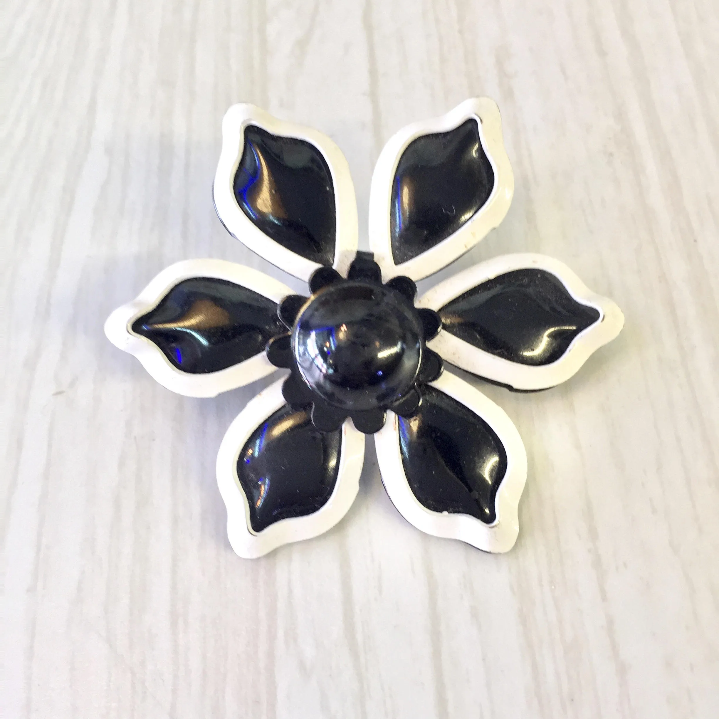 Set of Two Vintage Flower Brooches | Mod 1060's Flower Pins | 60's Fashion | Mod Style | Black and White Flower Power Pin | Metal Flower Pin