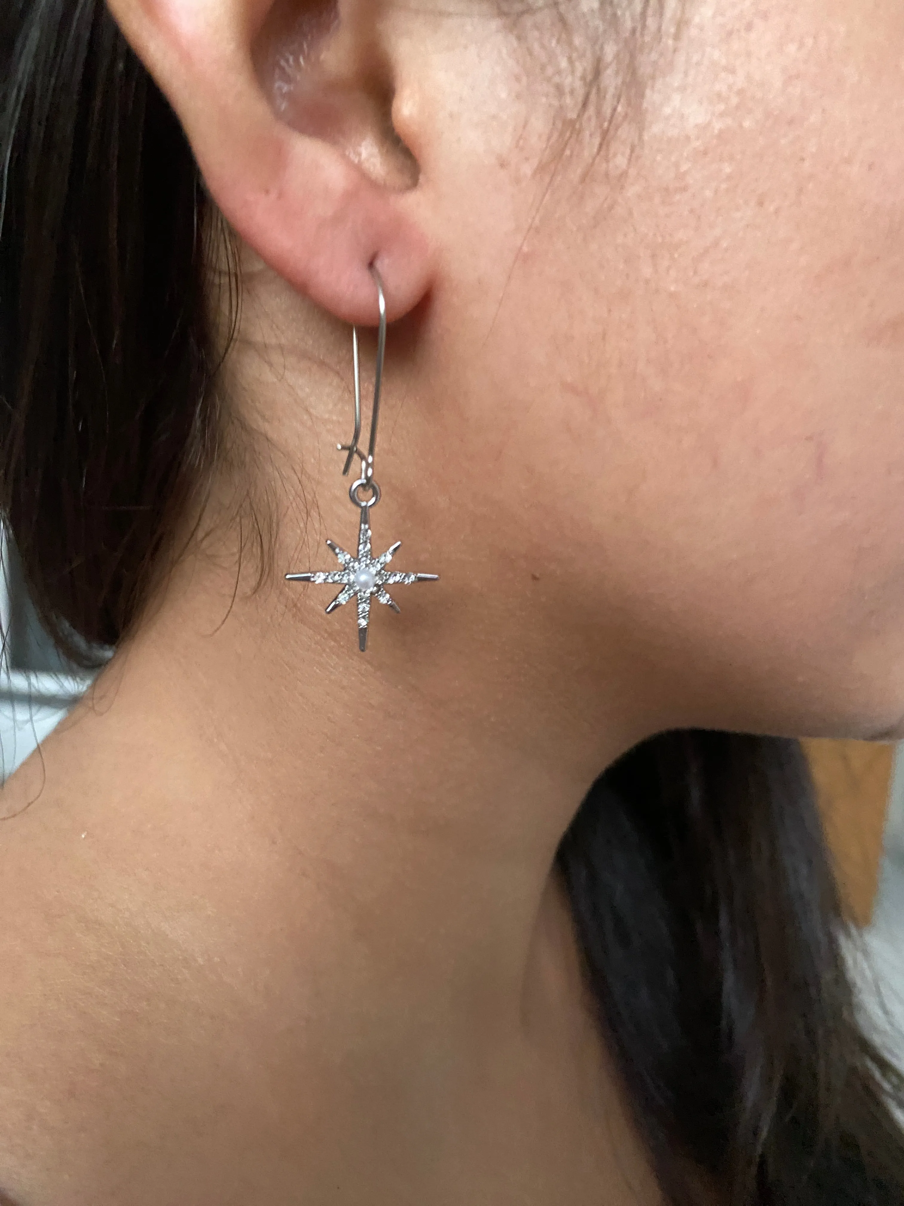 SHINY STAR KIDNEY EARRINGS