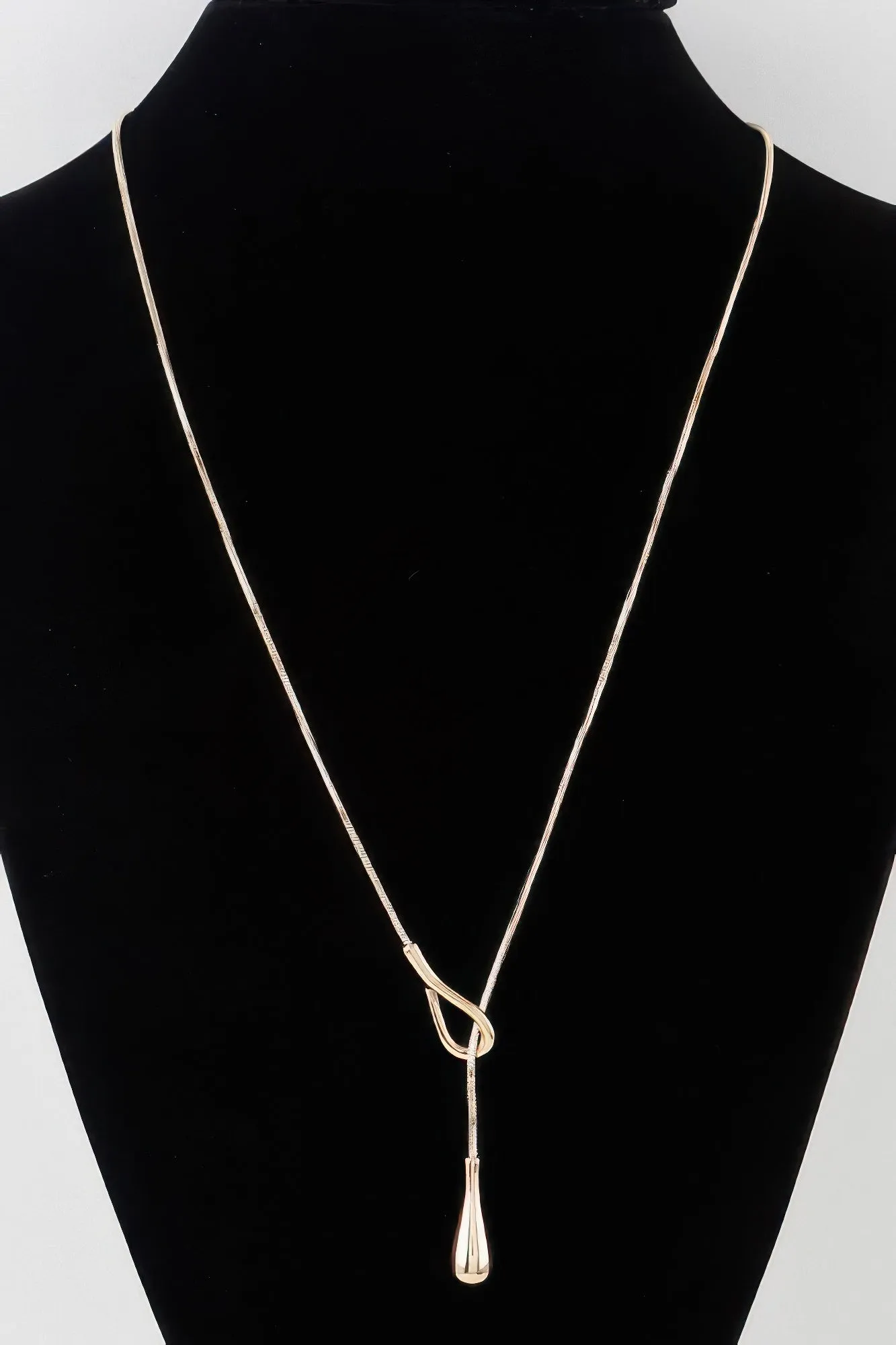 Ultra Teardrop Toggle Necklace