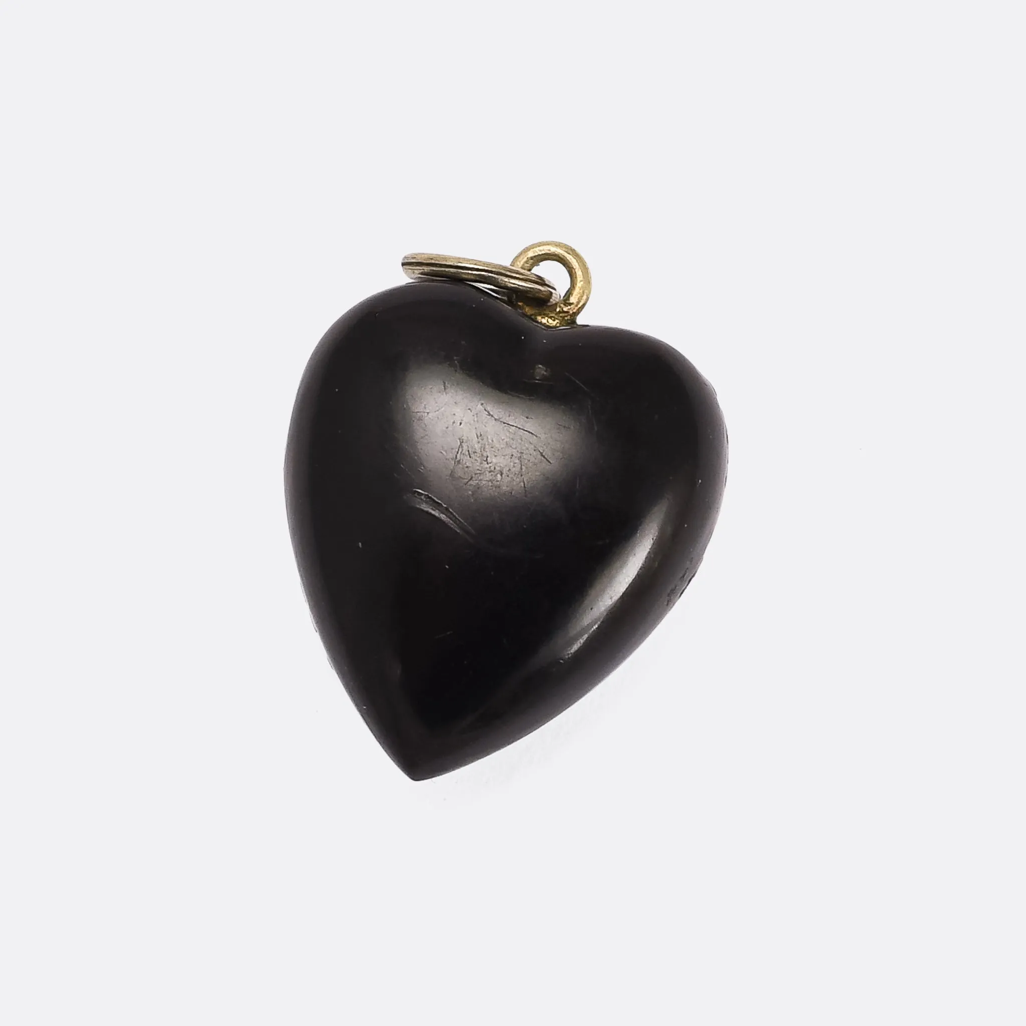 Victorian Fish-Scale Pique Heart Pendant