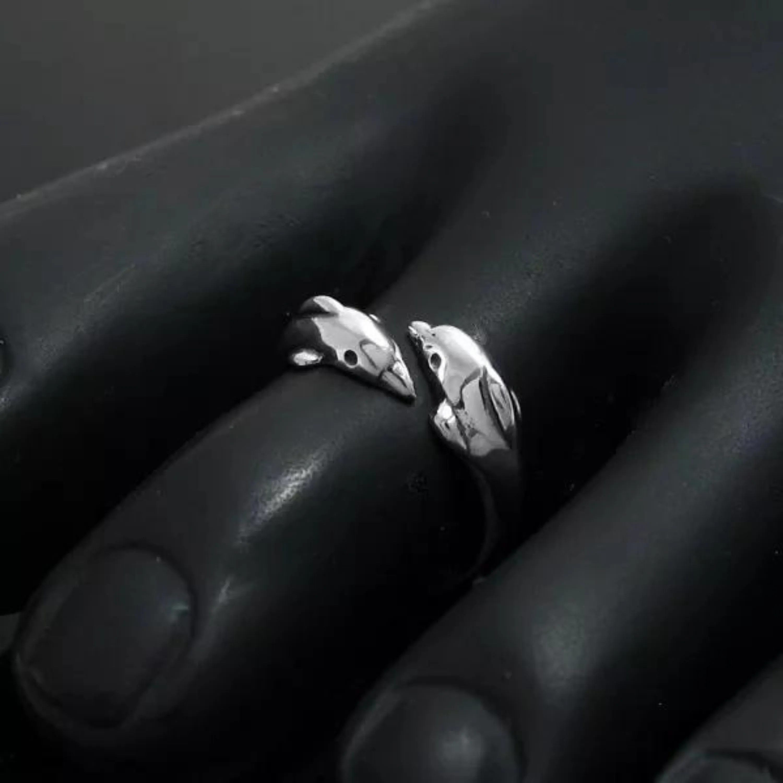 Women’s Toe Ring made of Genuine 925 Sterling Silver | Adjustable Double Dolphin Face Design | Gift for Wife